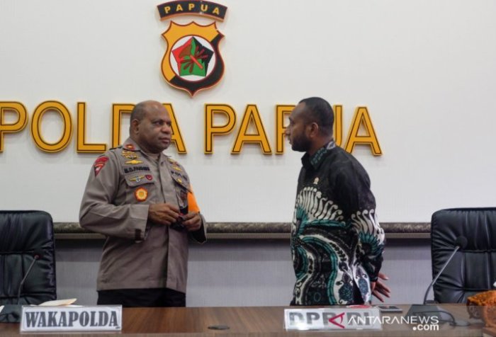 Joint action of authorities and people