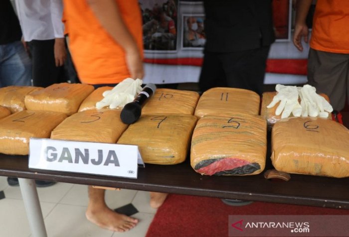 Police arrested two PNG nationals