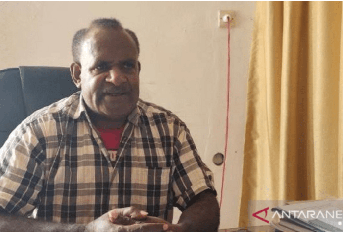 Lukas Kossay on Proper markets for mama Papua