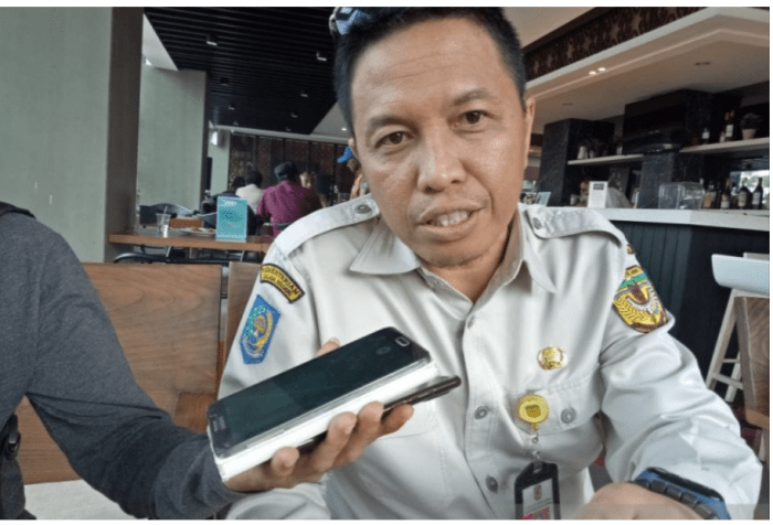 Dwi Cholifah on Hotel-restaurant business in Mimika