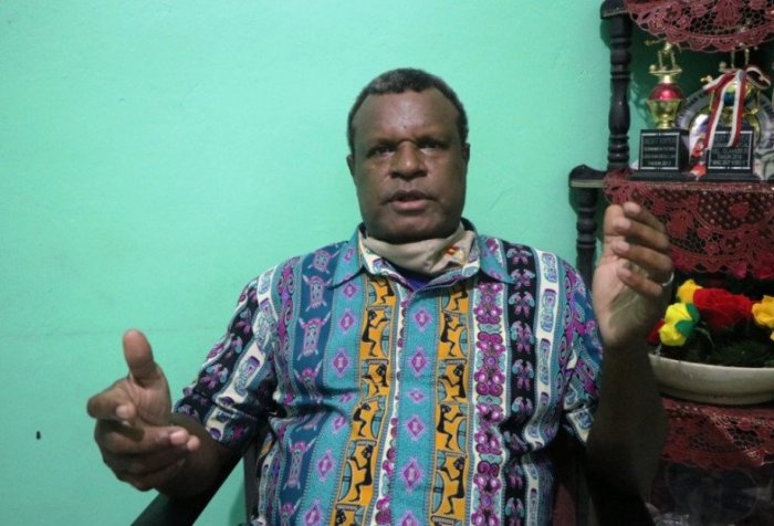 Rev. Frans Vokames speaks on monitoring Papua development funds